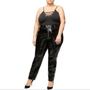 NWT Good American Good Straight Faux Patent Leather Pants